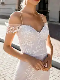 Логотип Sutyrina wedding dress